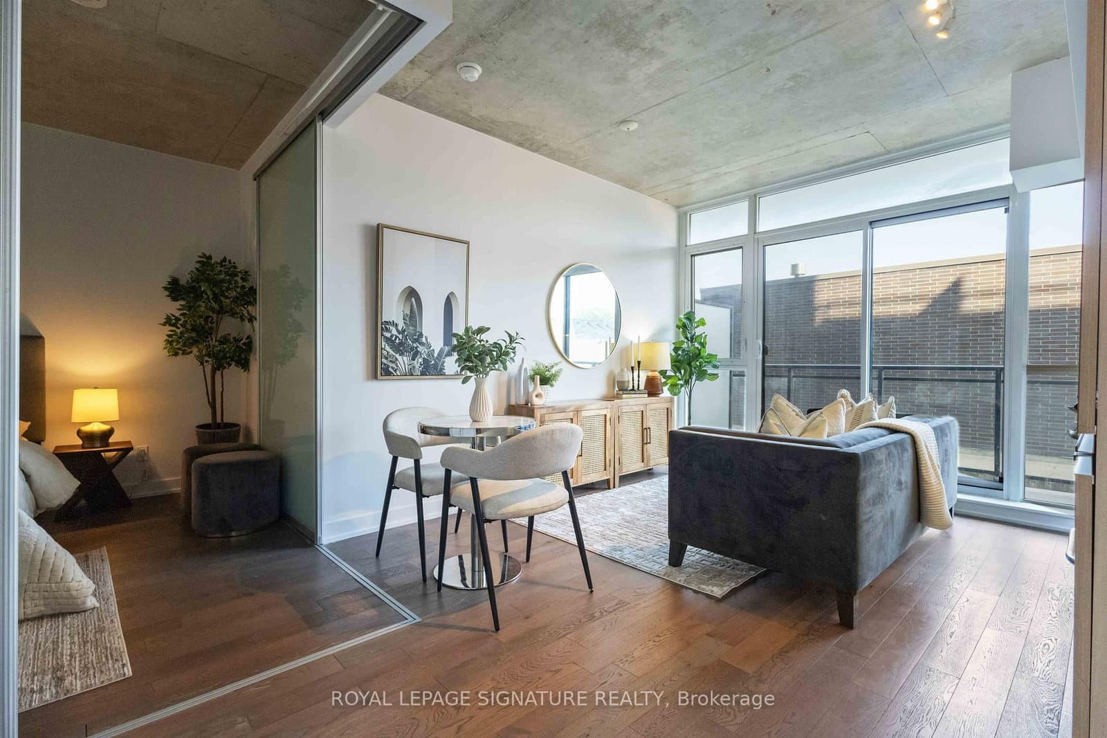 #406 - 1190 Dundas Street E