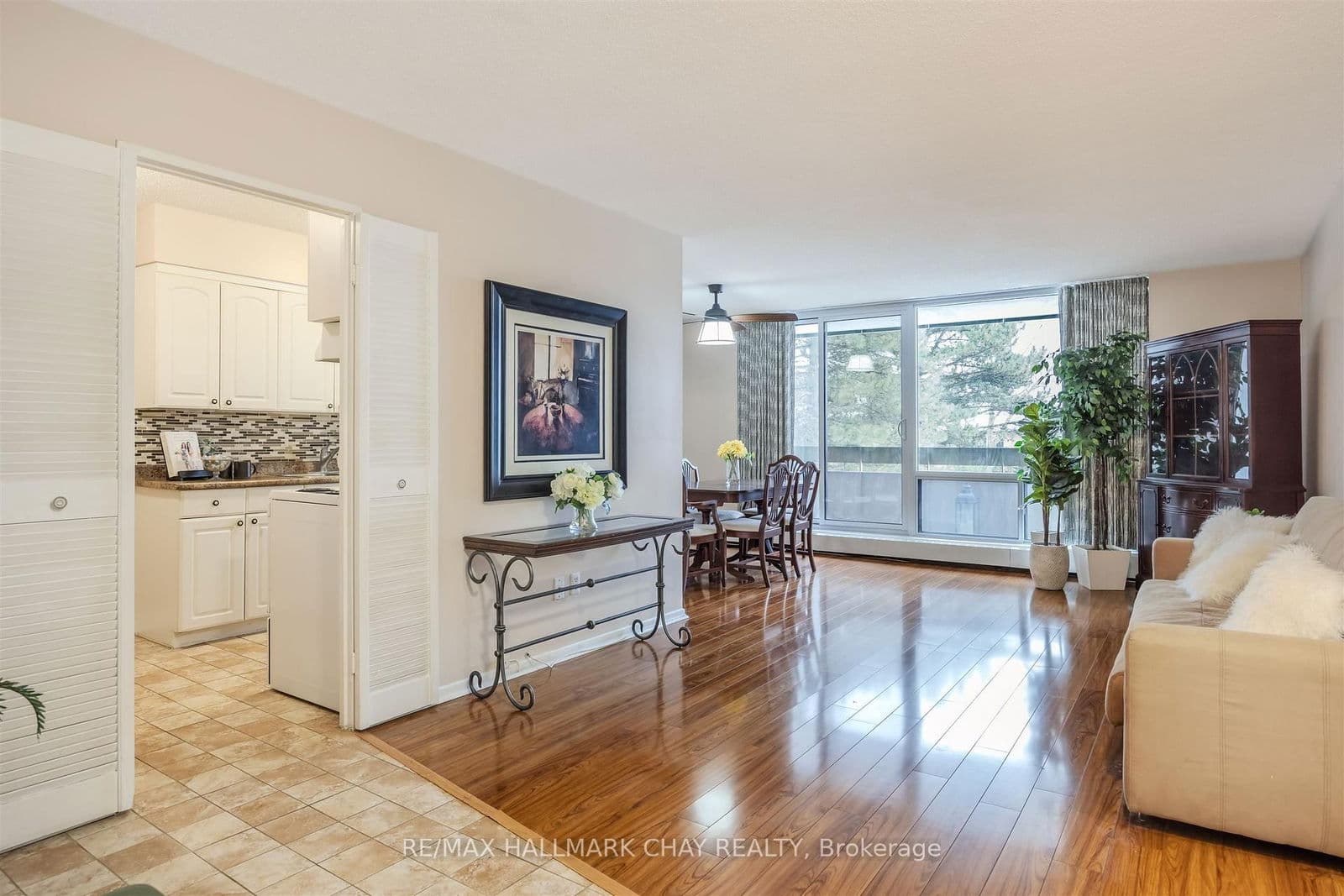 #208 - 1210 Radom Street