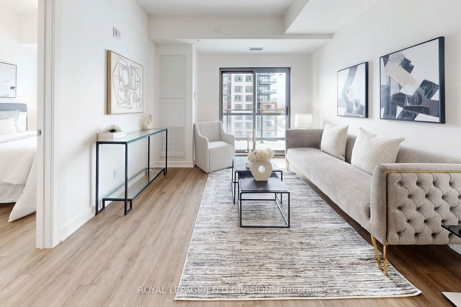 #411 - 55 Clarington Boulevard