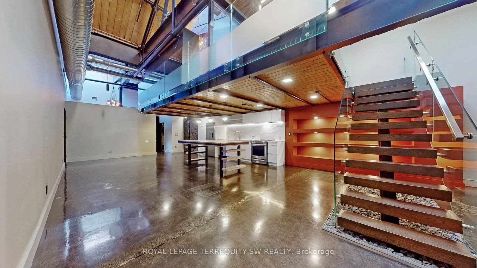 #124 - 326 Carlaw Avenue