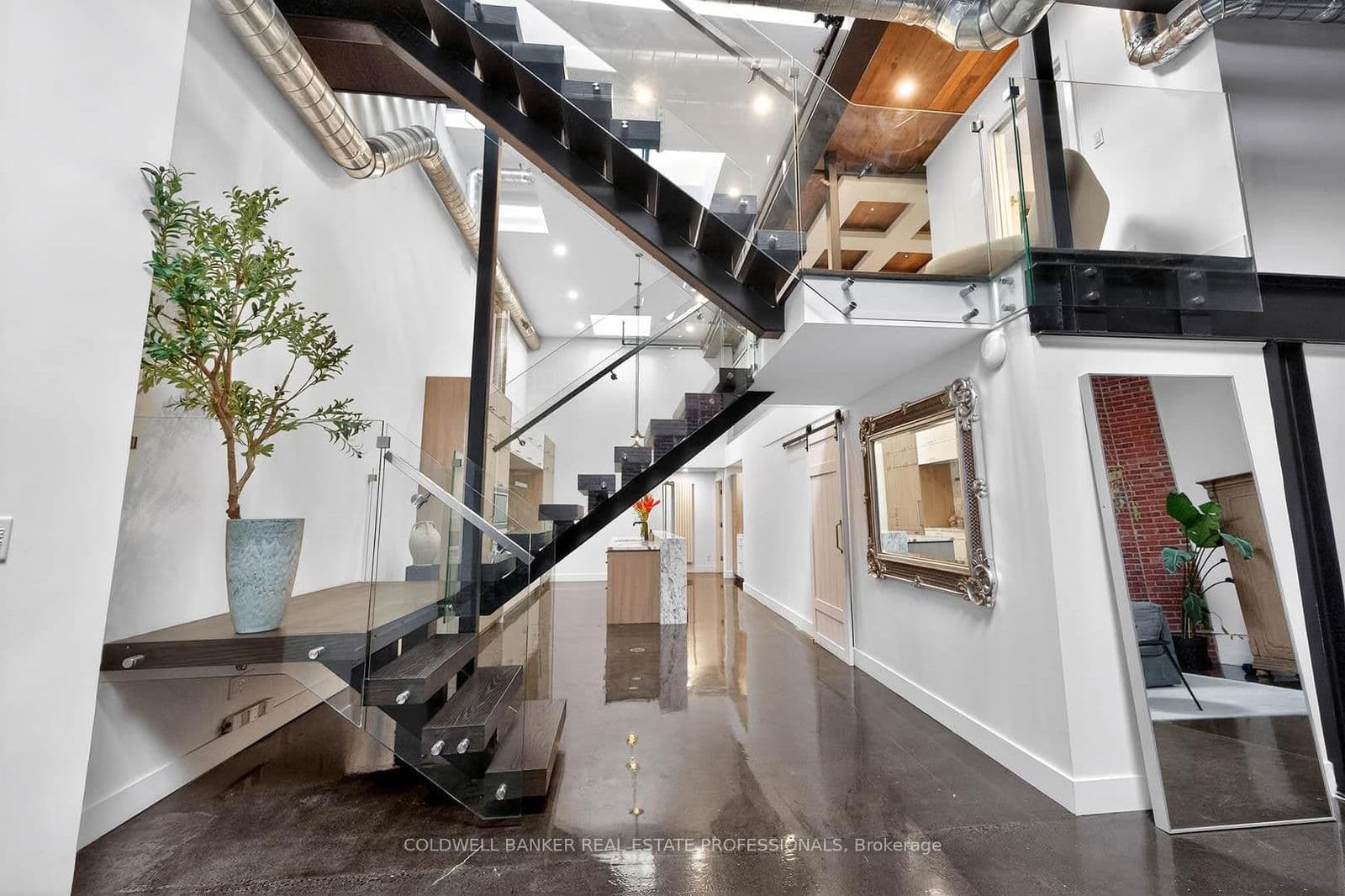 #127 - 326 Carlaw Avenue