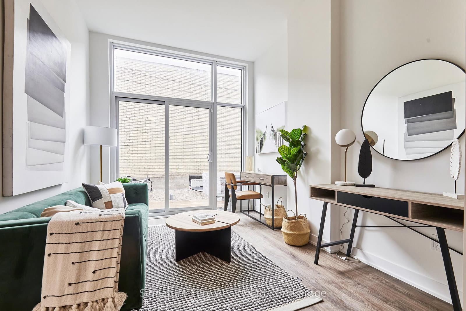 4569 Kingston Road, Unit 102