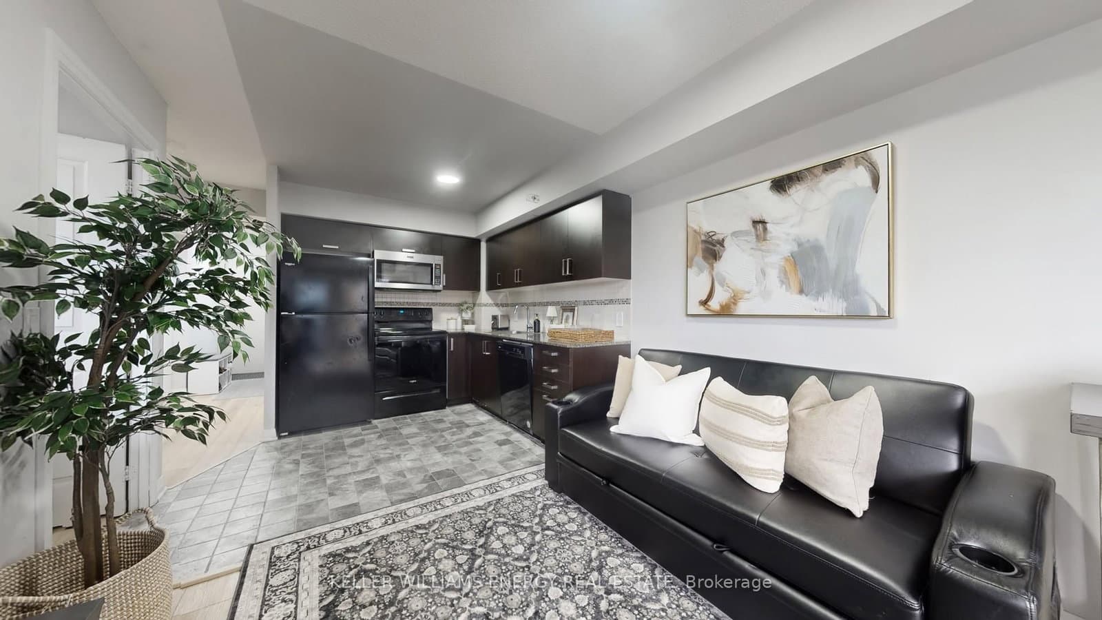 #617 - 30 Meadowglen Place