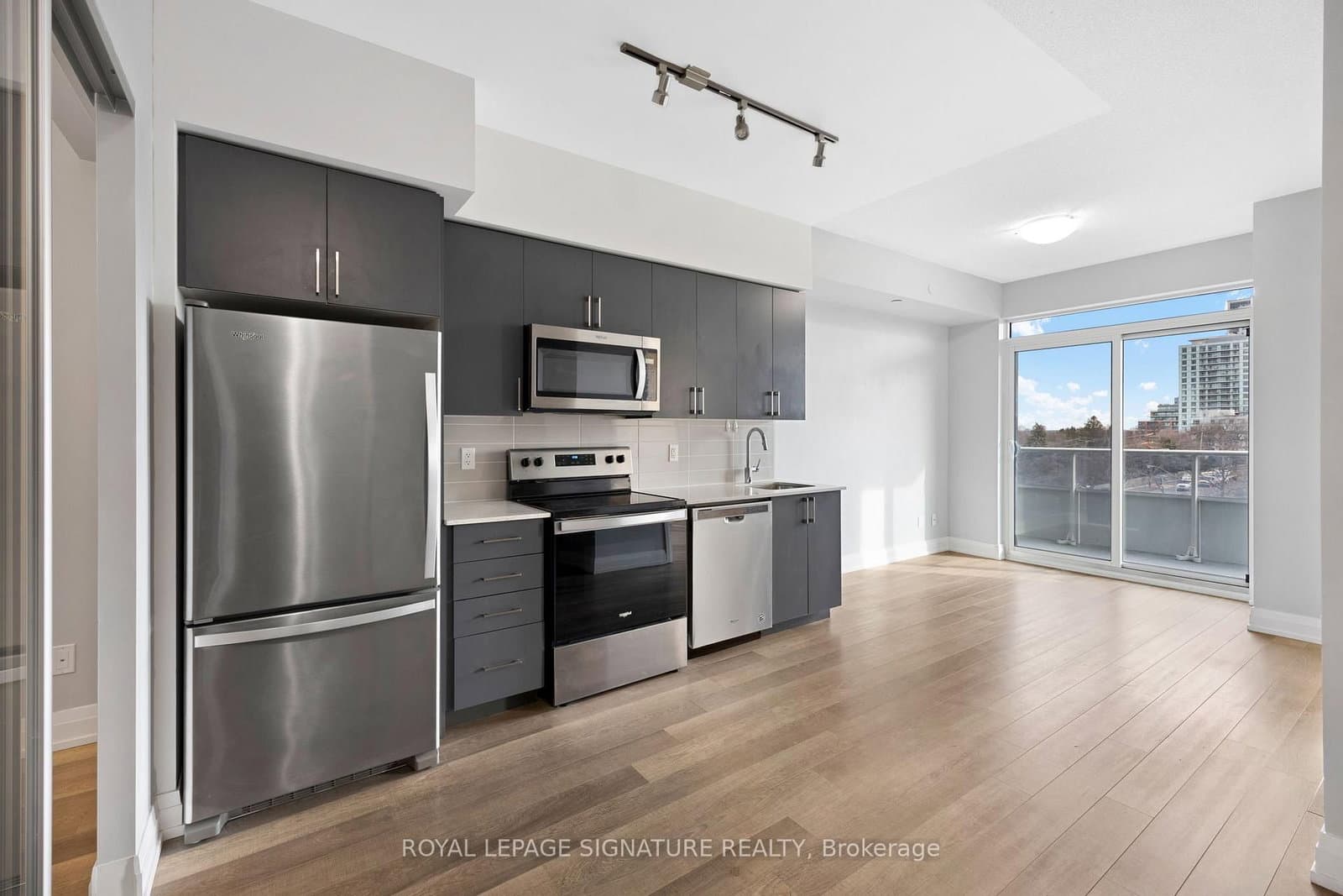 #720 - 3121 Sheppard Avenue E