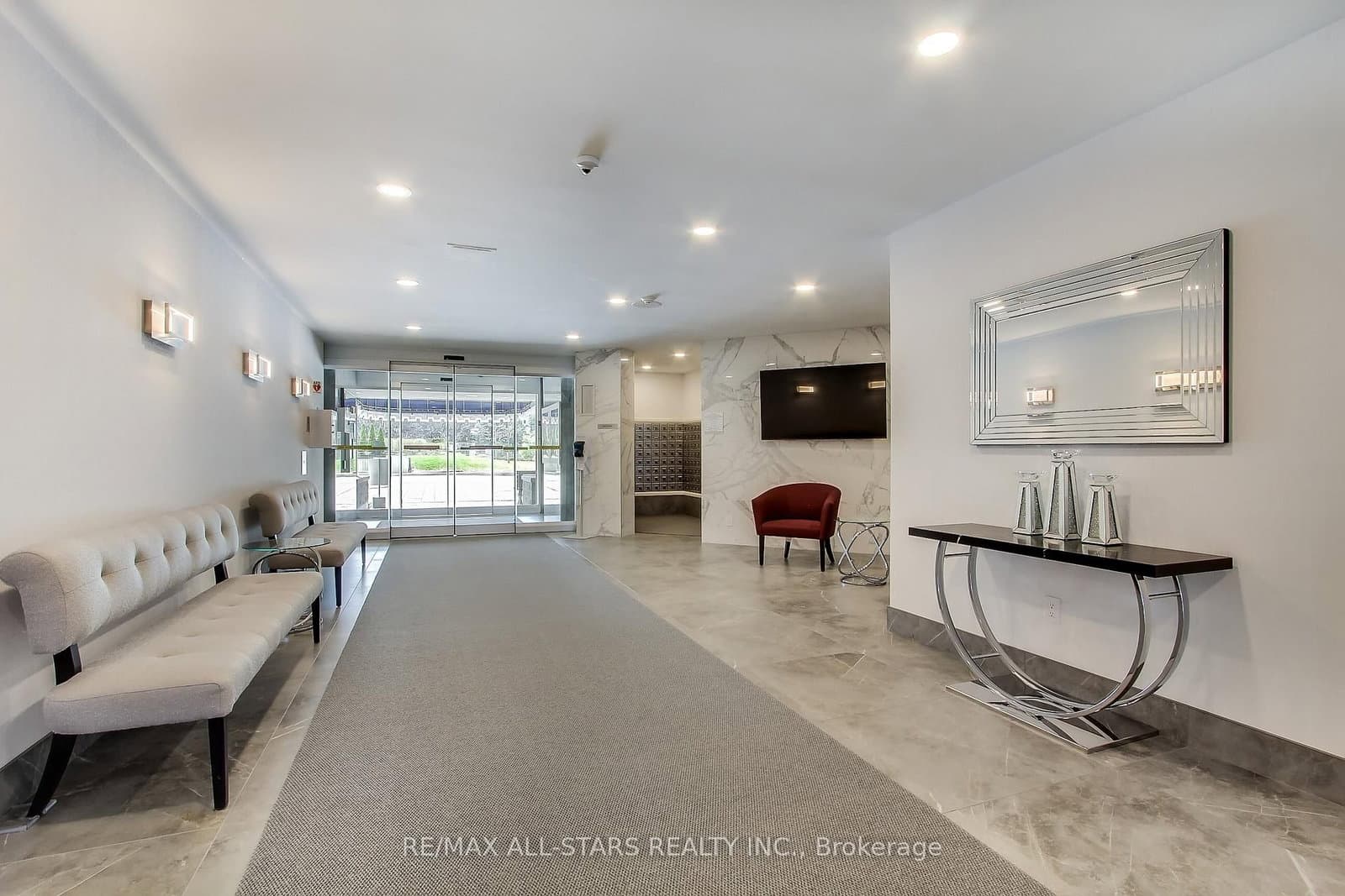 #1203 - 255 Bamburgh Circle