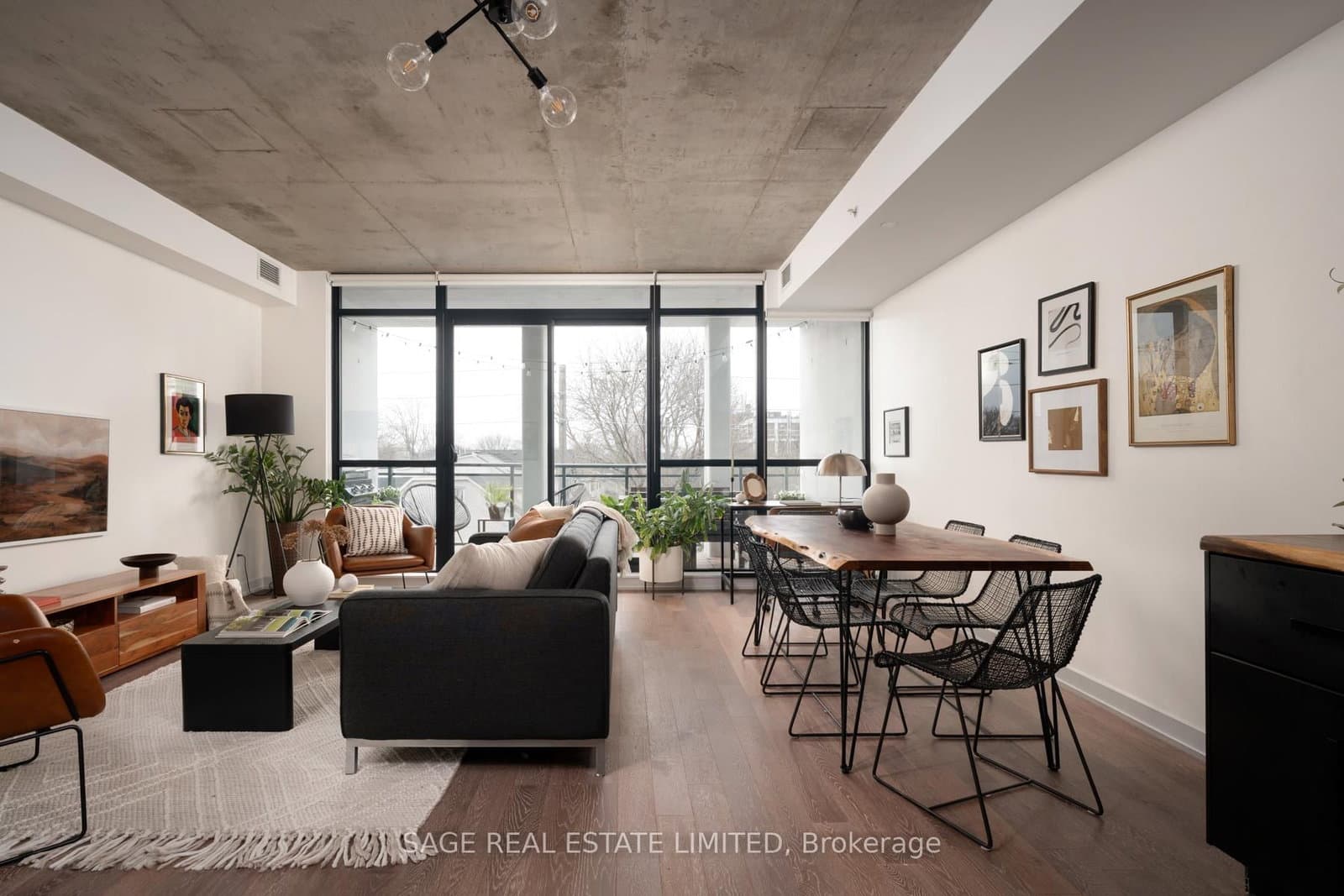 #403 - 1238 Dundas Street E