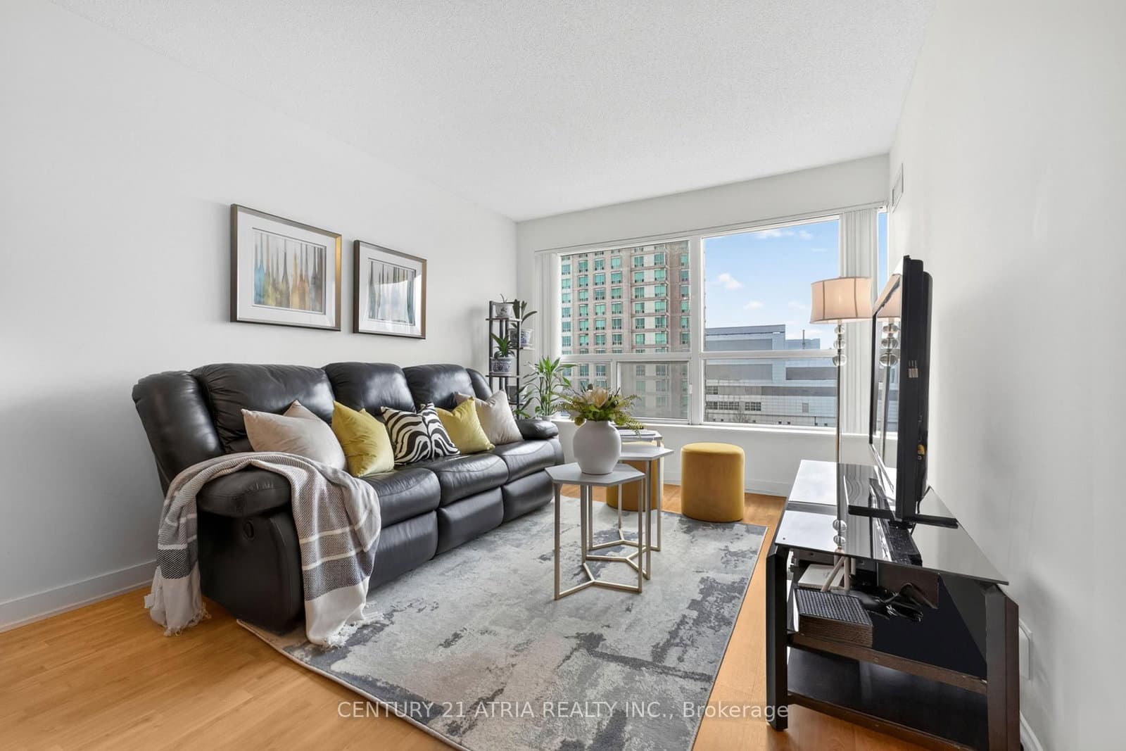 #908 - 38 Lee Centre Drive