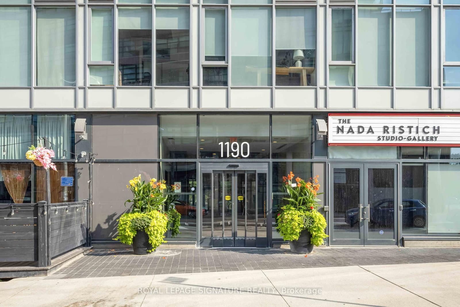 #406 - 1190 Dundas Street E