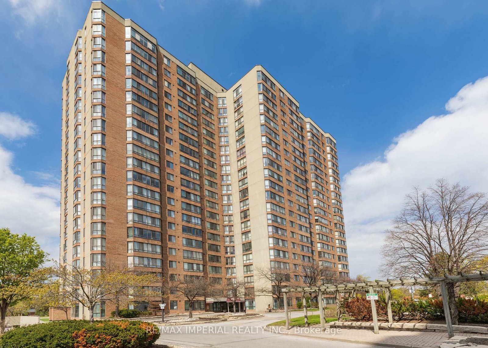 #2136 - 25 Bamburgh Circle