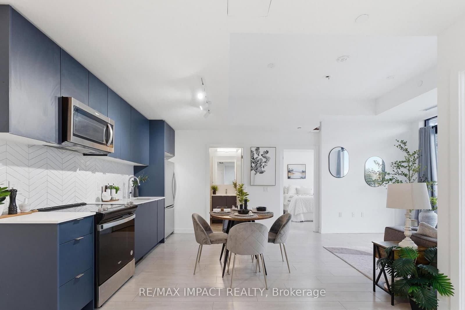 #522 - 1614 Charles Street