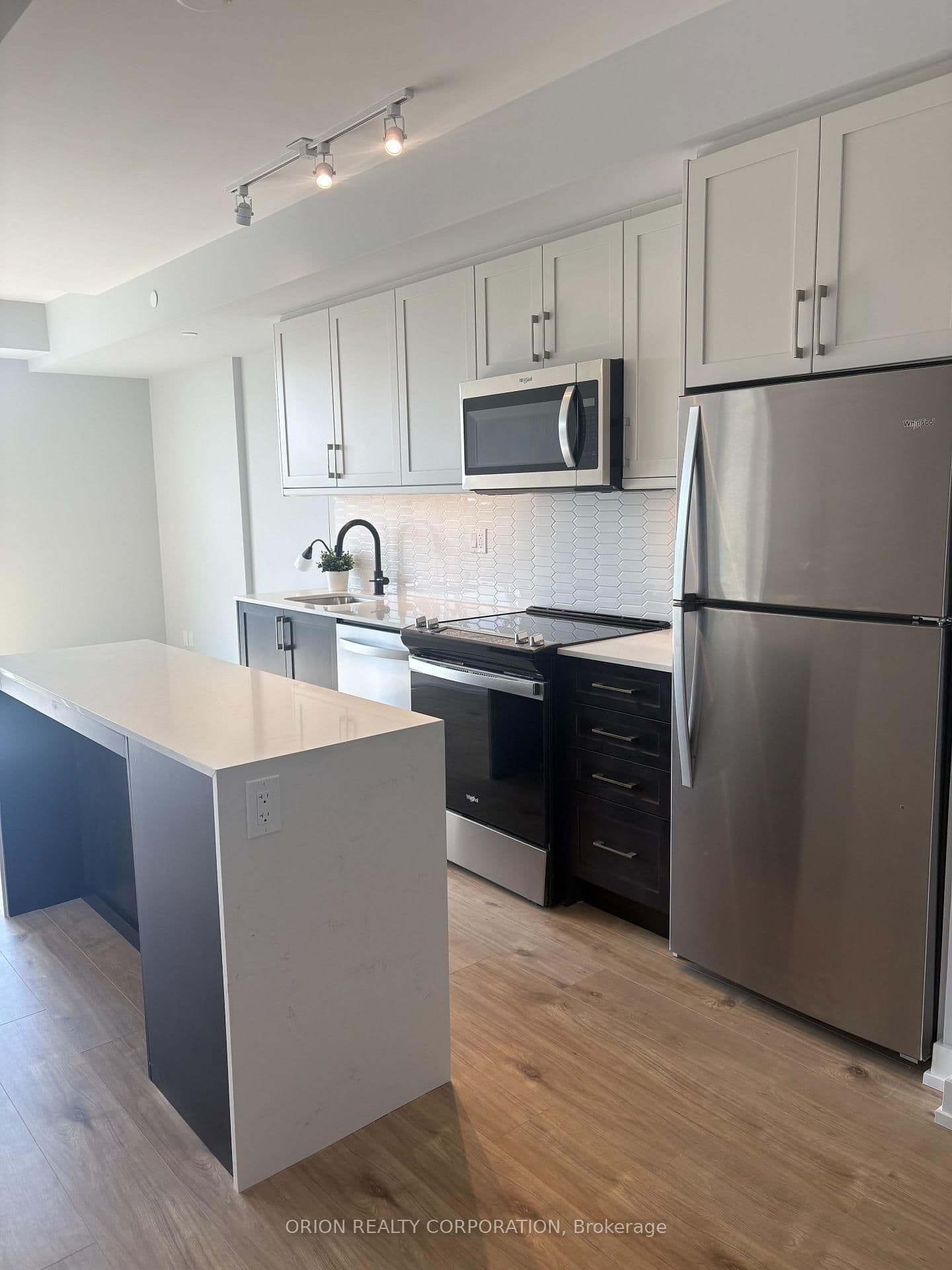 #408 - 201 Brock Street S