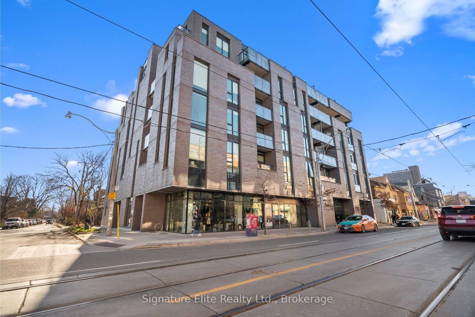#402 - 1075 Queen Street E