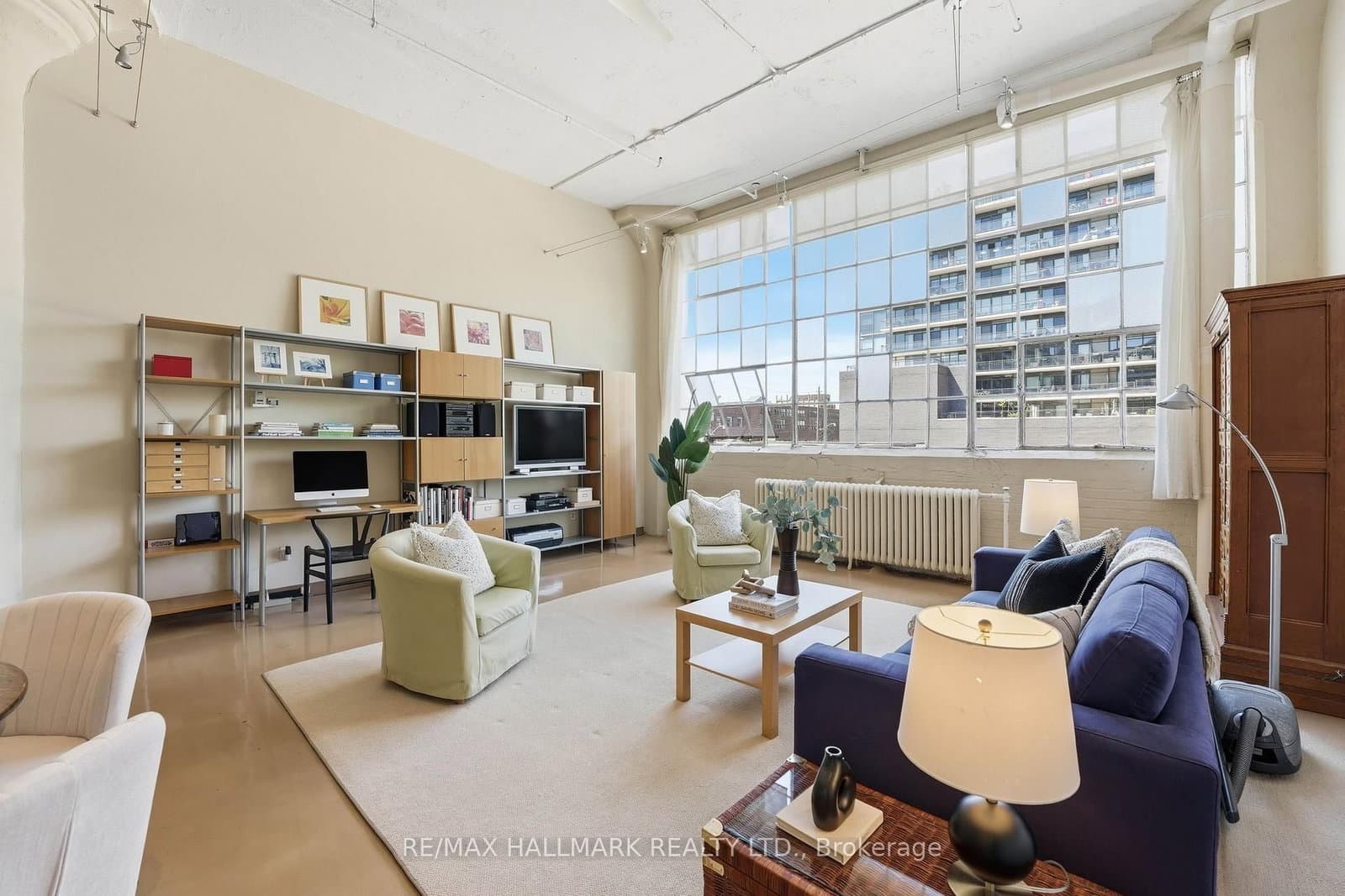 #203 - 245 Carlaw Avenue