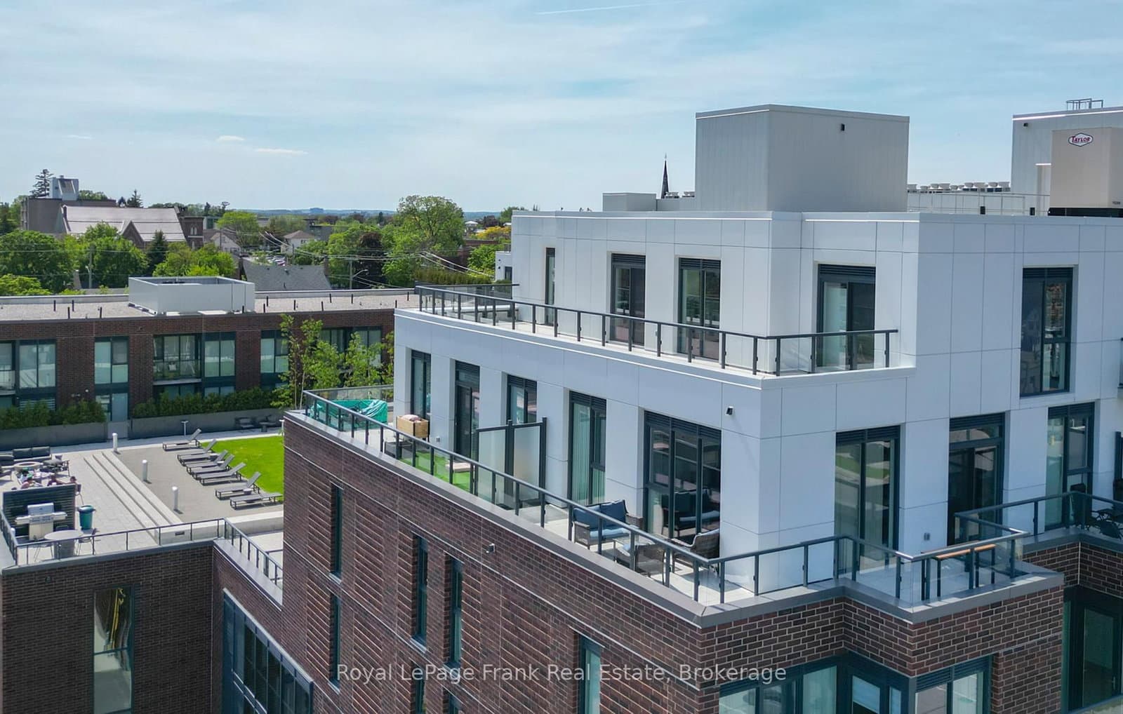 #604 - 201 Brock Street S
