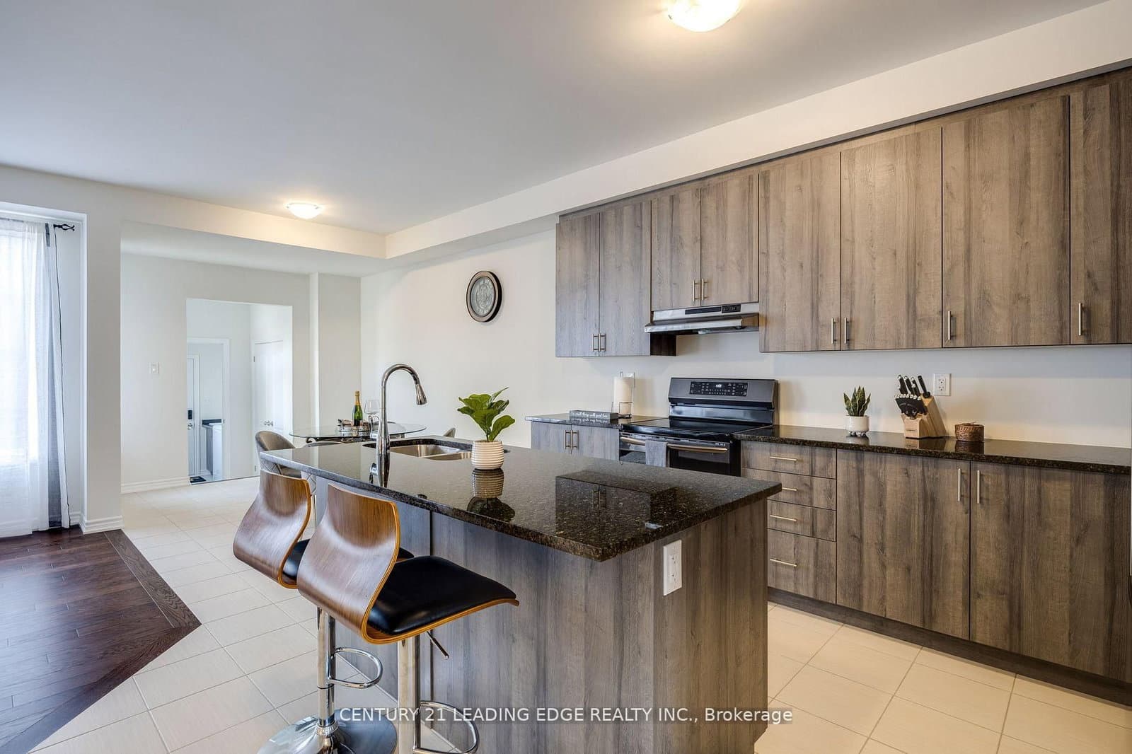 1189 Church Street N