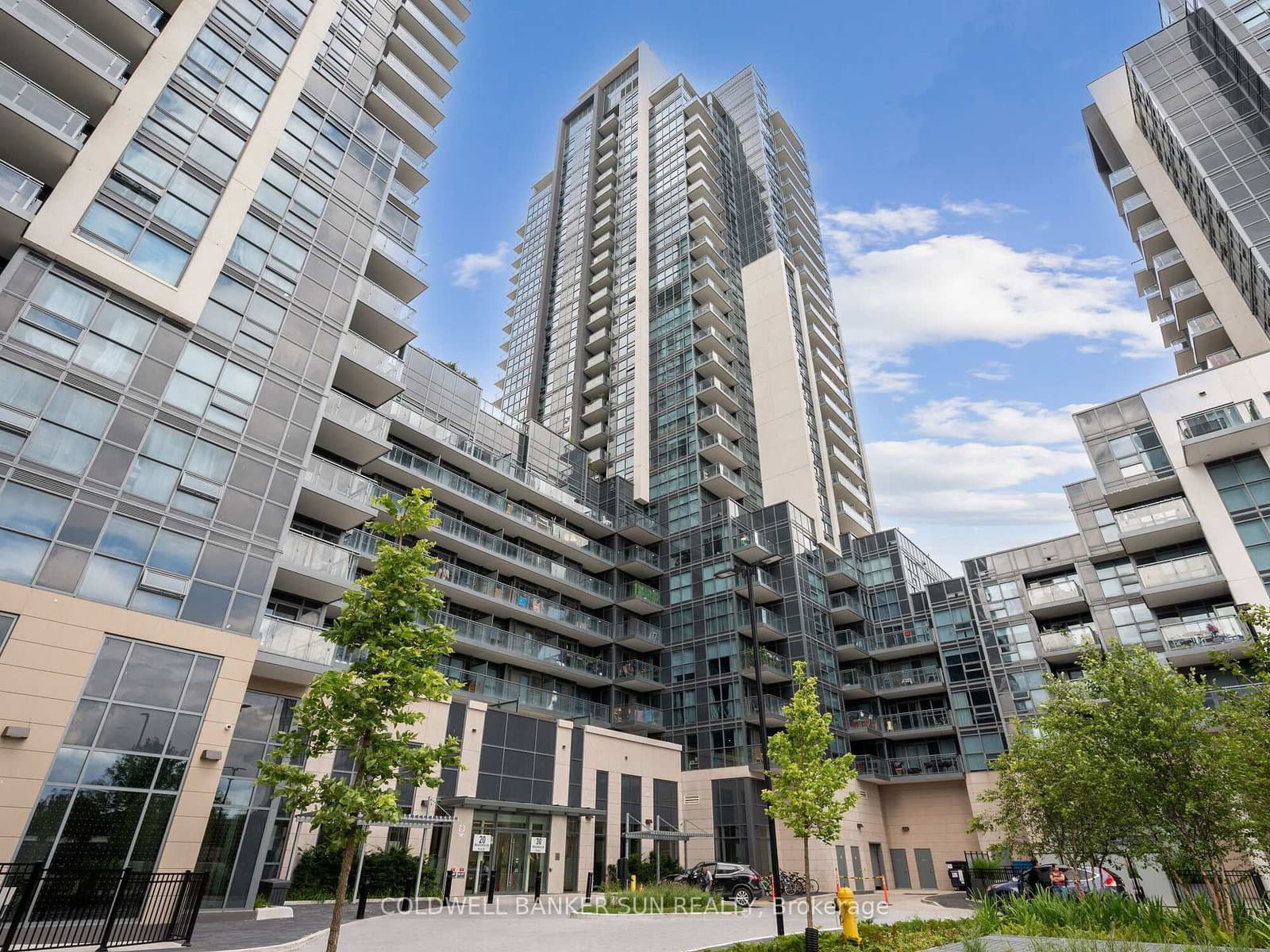 30 Meadowglen Place, Unit 416