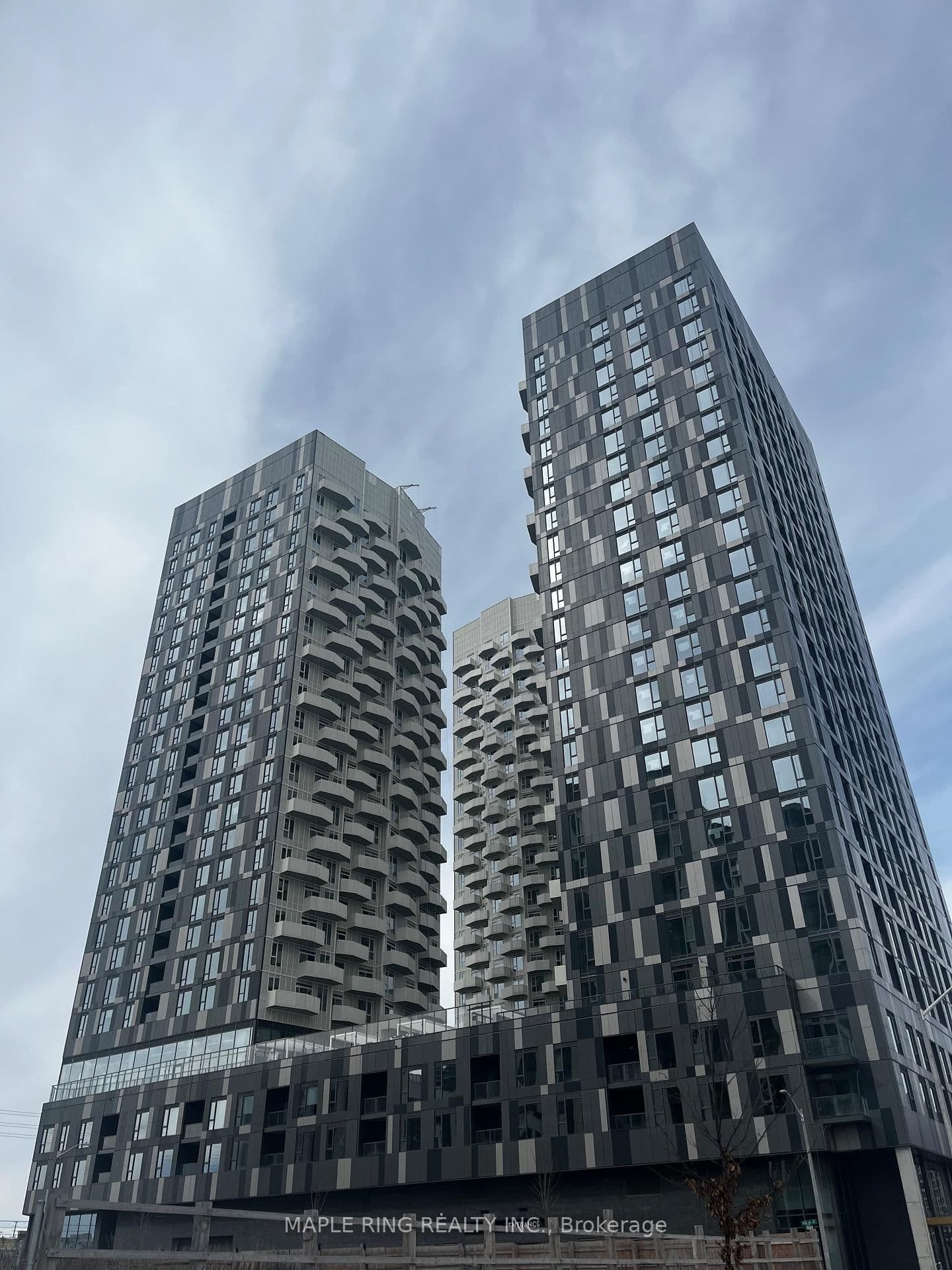 10 Abeja Street, Unit 912