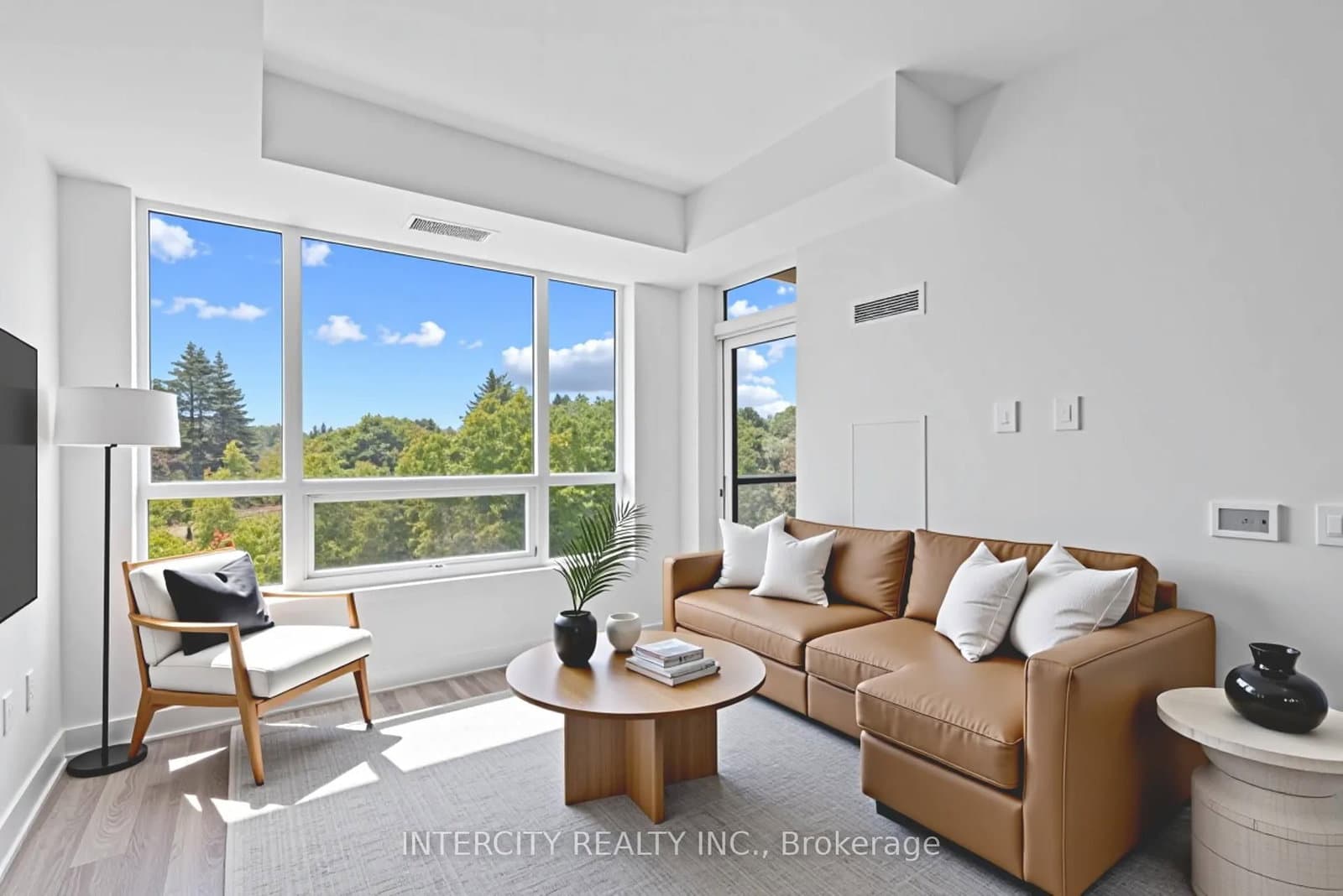2075 King Road, Unit 317