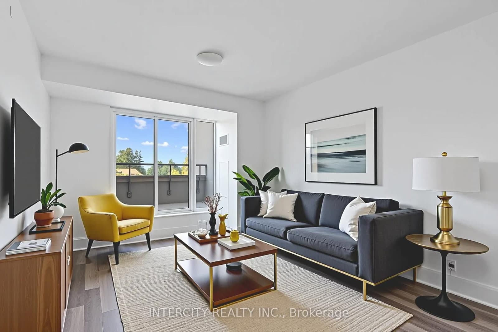 2075 King Road, Unit 322