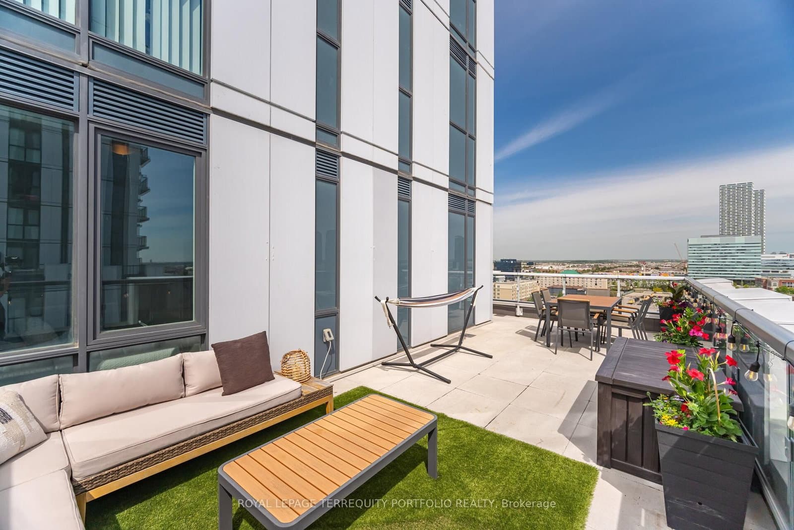 10 Honeycrisp Crescent, Unit 1201