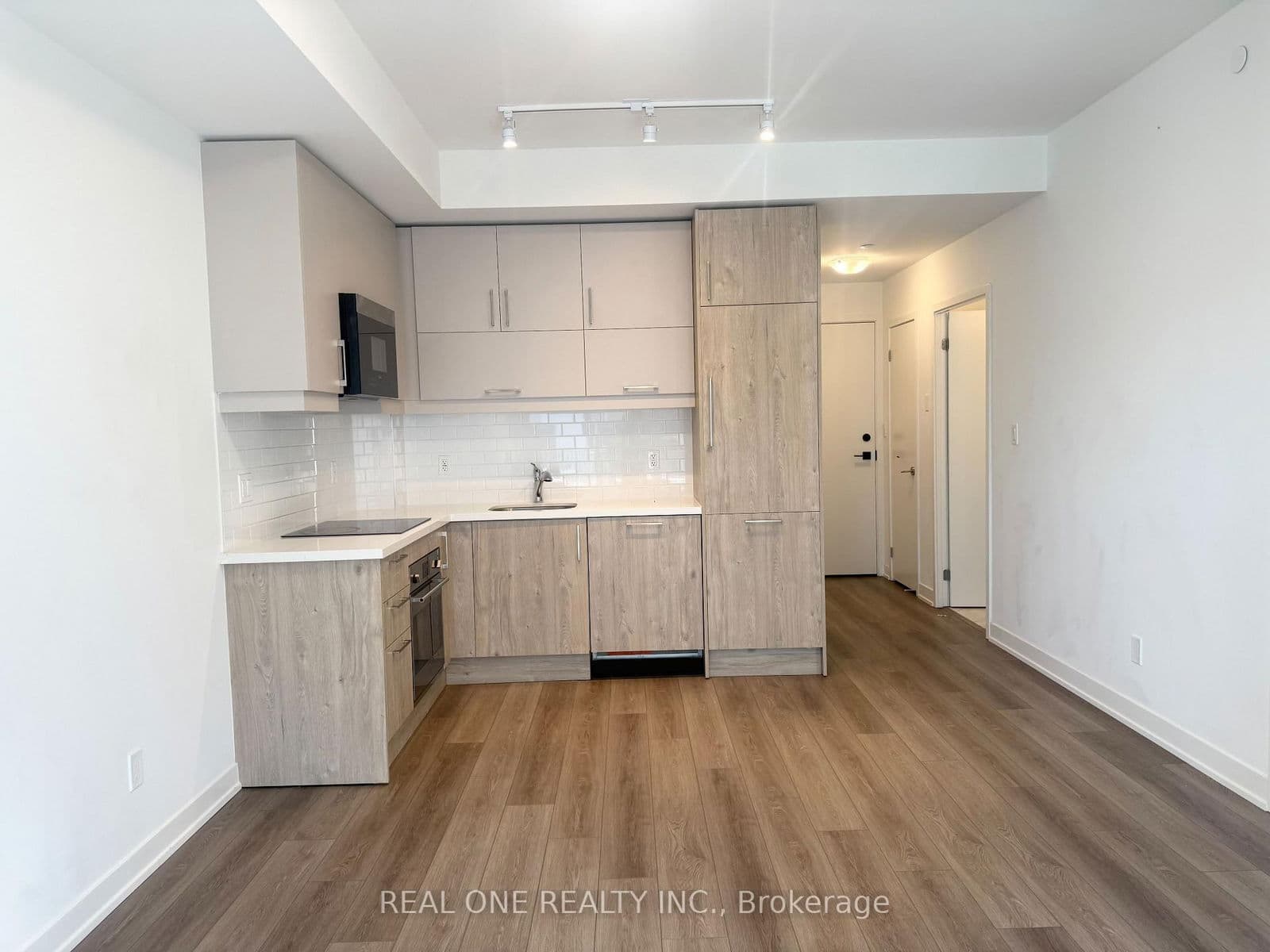 38 Simcoe Promenade, Unit C802
