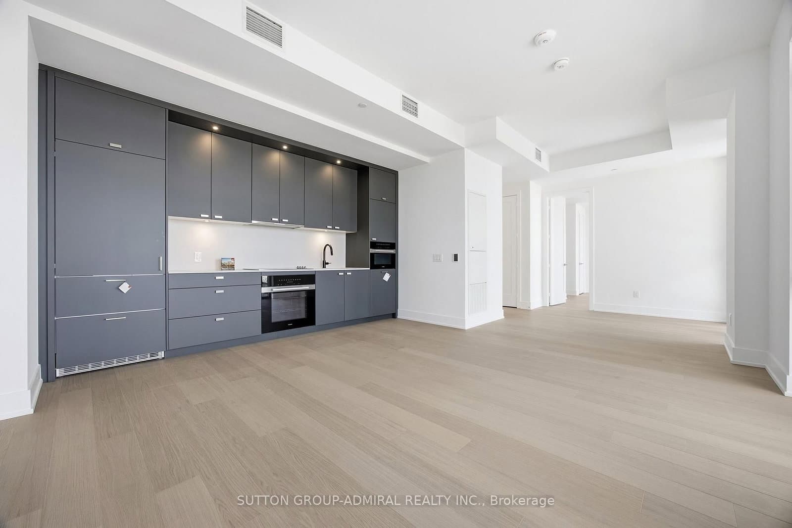 399 Royal Orchard Boulevard, Unit LPH16