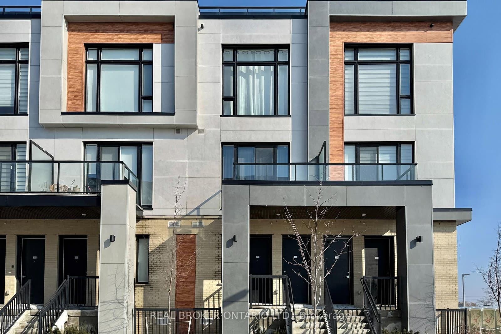 11 Steckley House Lane, Unit 404