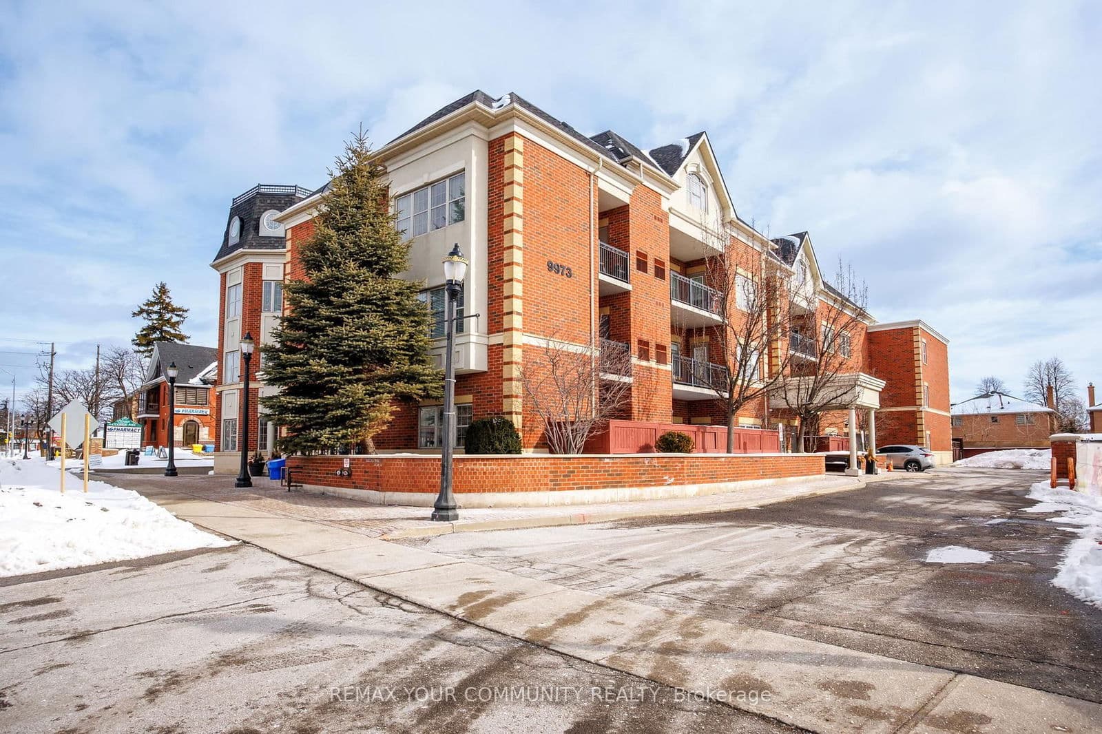 #202 - 9973 Keele Street