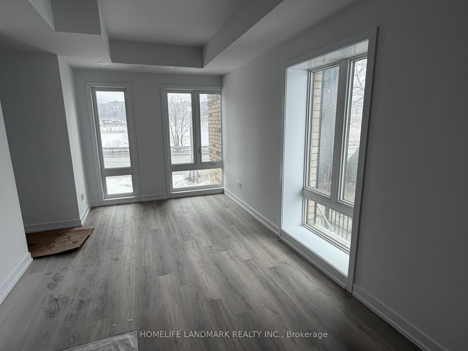 51 Jefferson Side Road, Unit 101