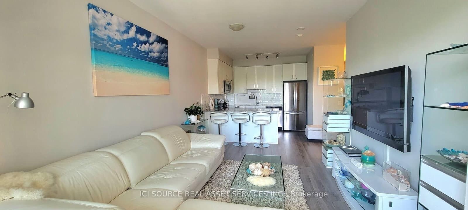 #301 - 11611 Yonge Street