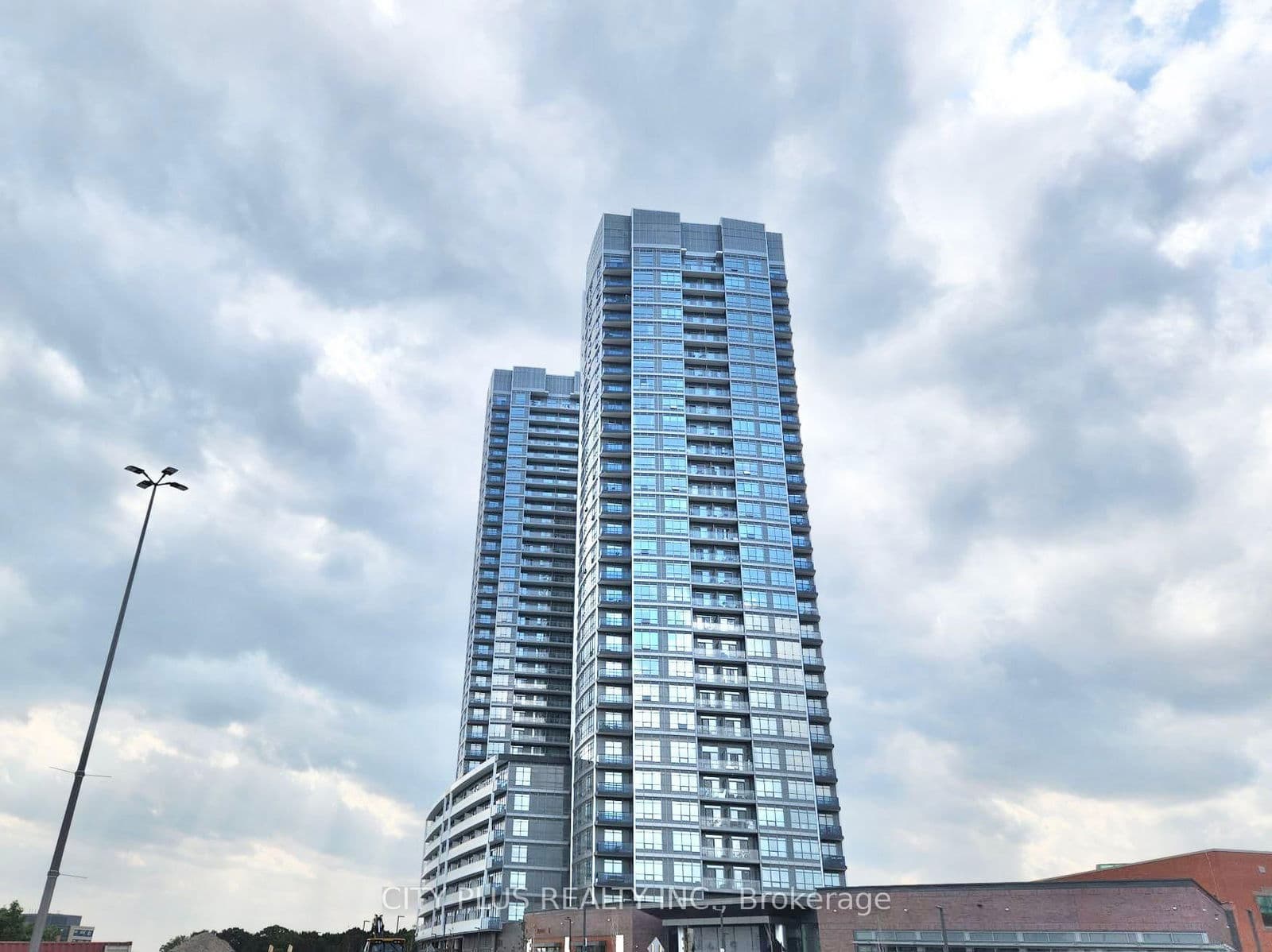 #B-2609 - 50 Upper Mall Way