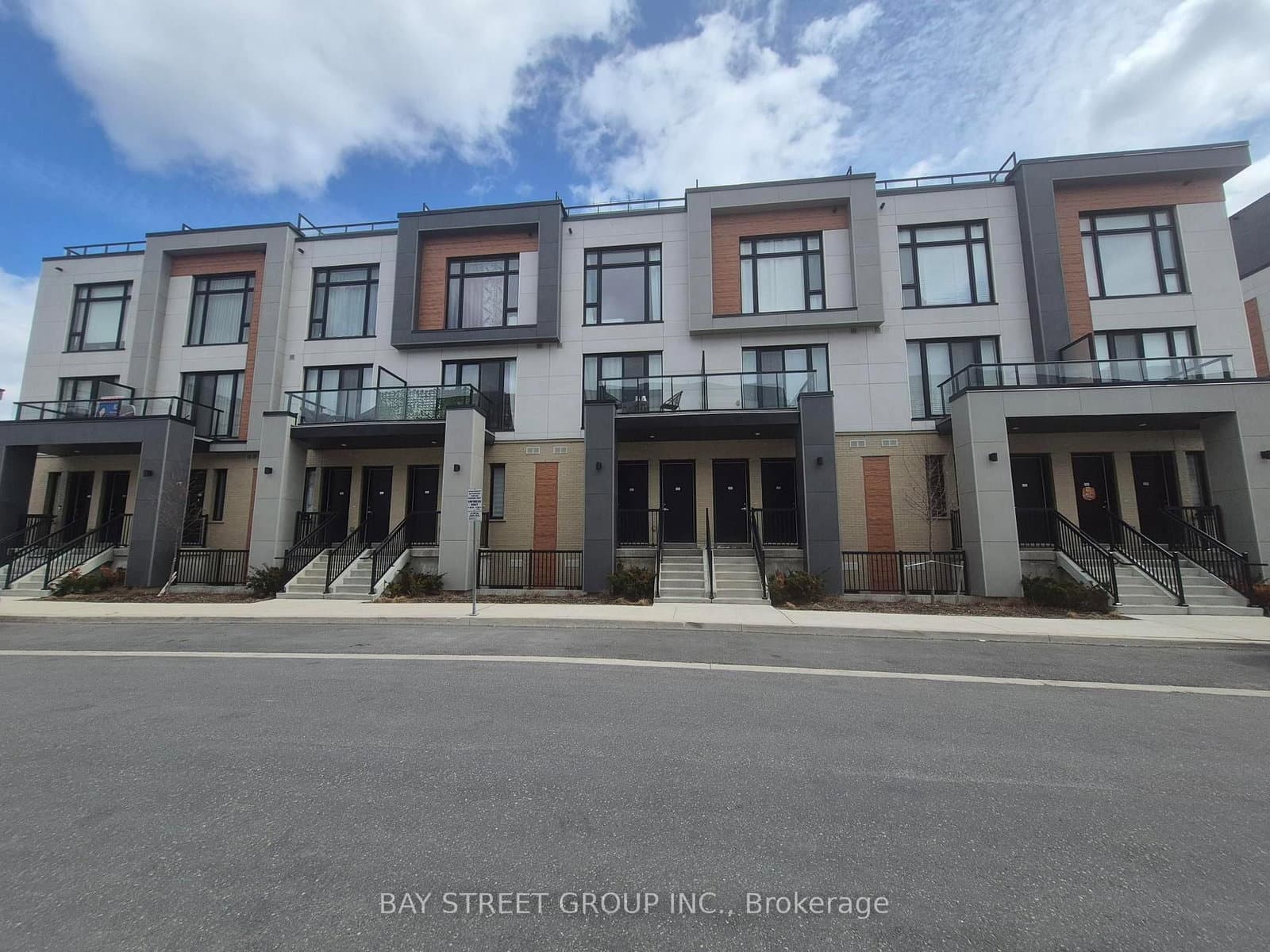 7 Steckley House Lane, Unit 607