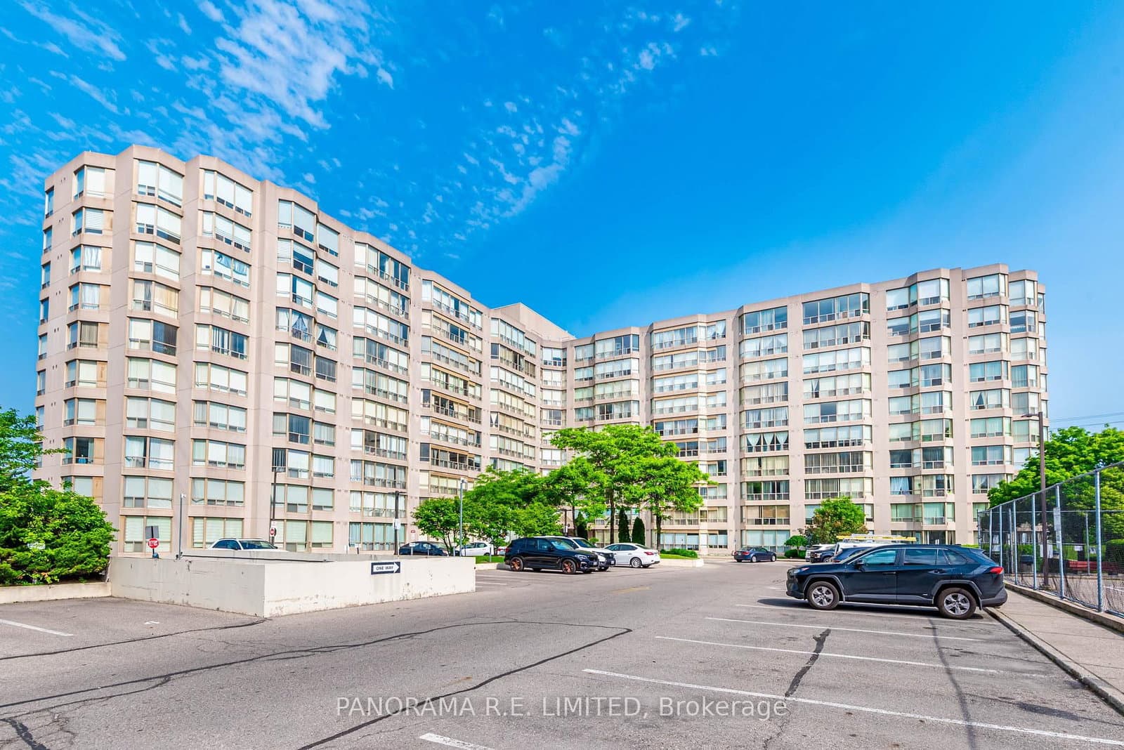 #504 - 309 Major Mackenzie Drive E