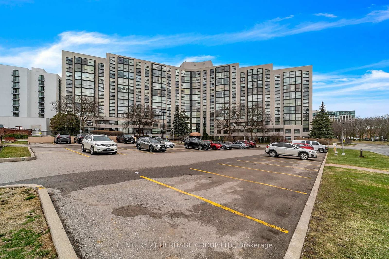 #806 - 30 Harding Boulevard W