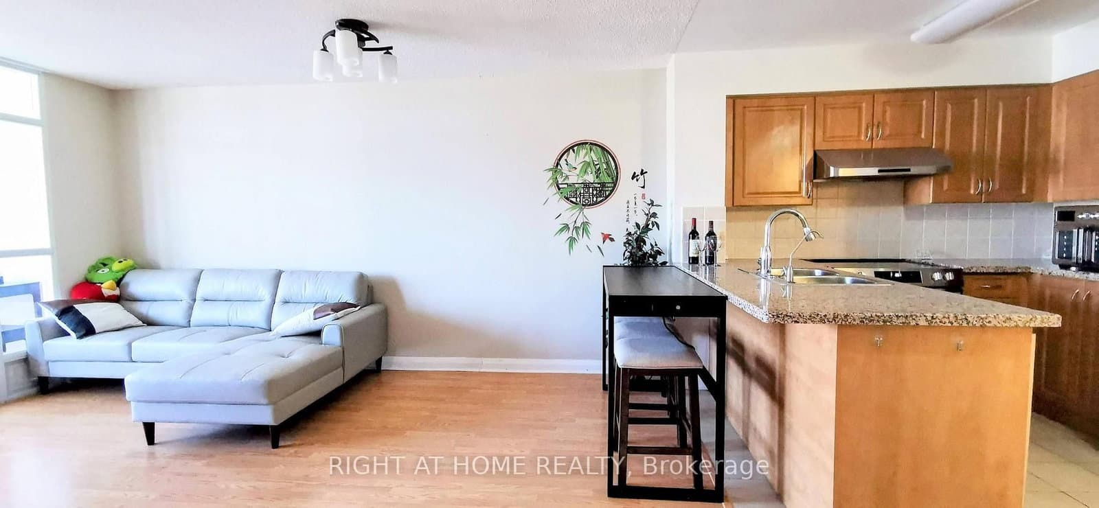 #613 - 7363 Kennedy Road