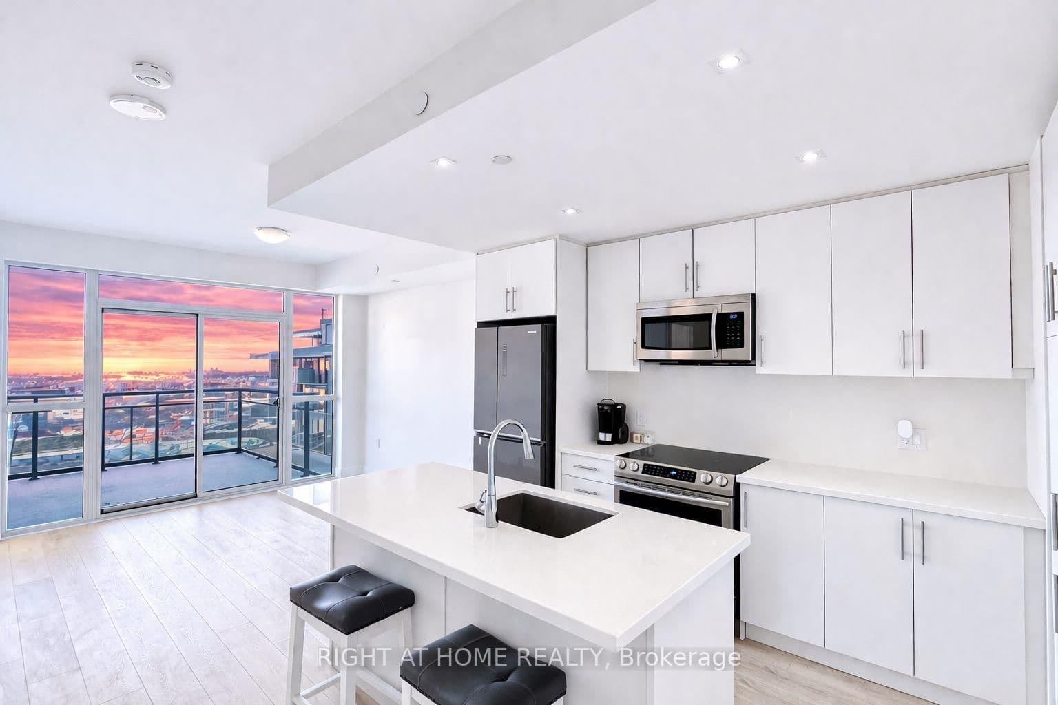 #345 - 375 Sea Ray Avenue