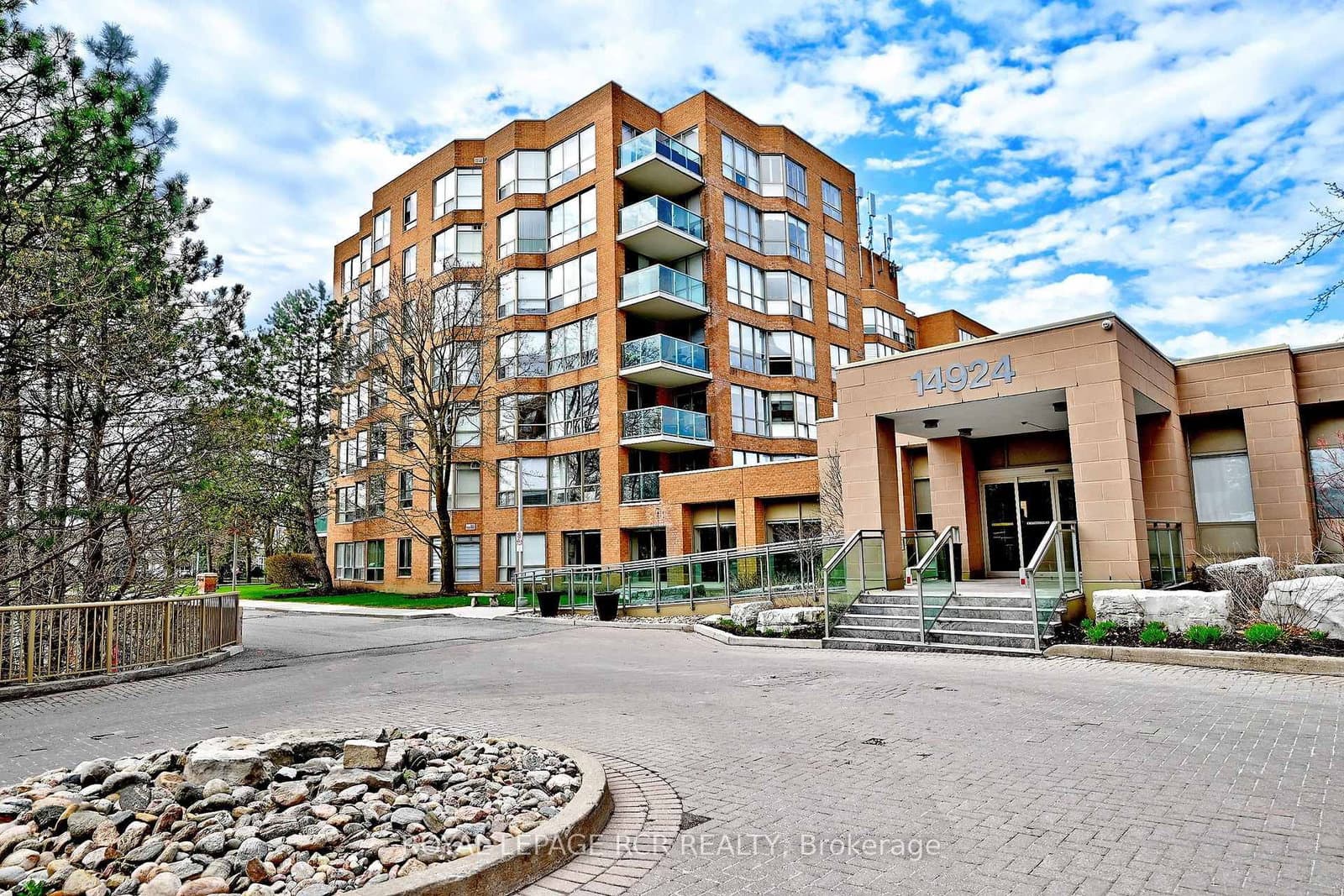 14924 Yonge Street, Unit 509