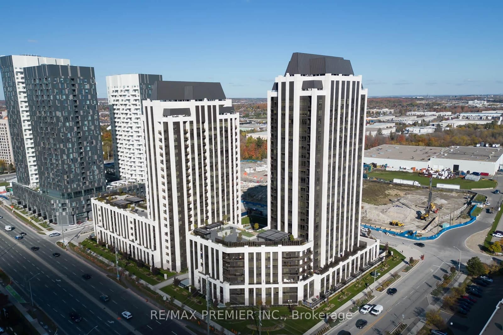 9085 Jane Street, Unit 909