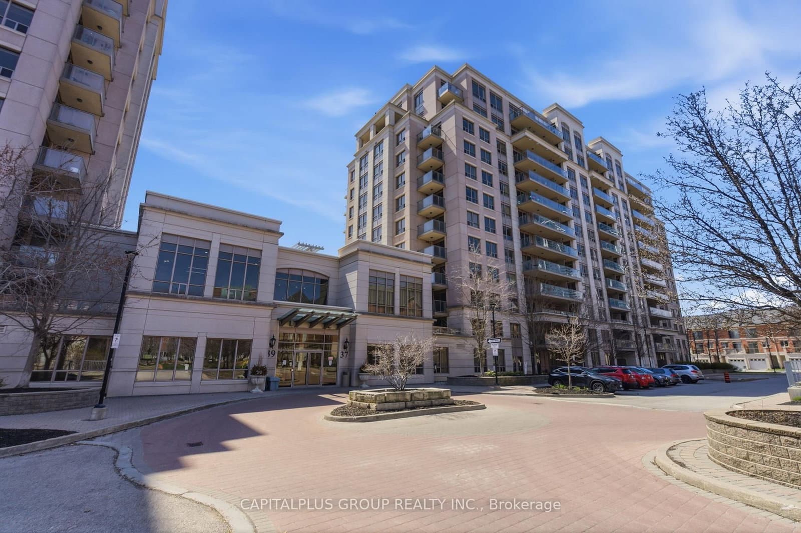 #318 - 37 Galleria Parkway