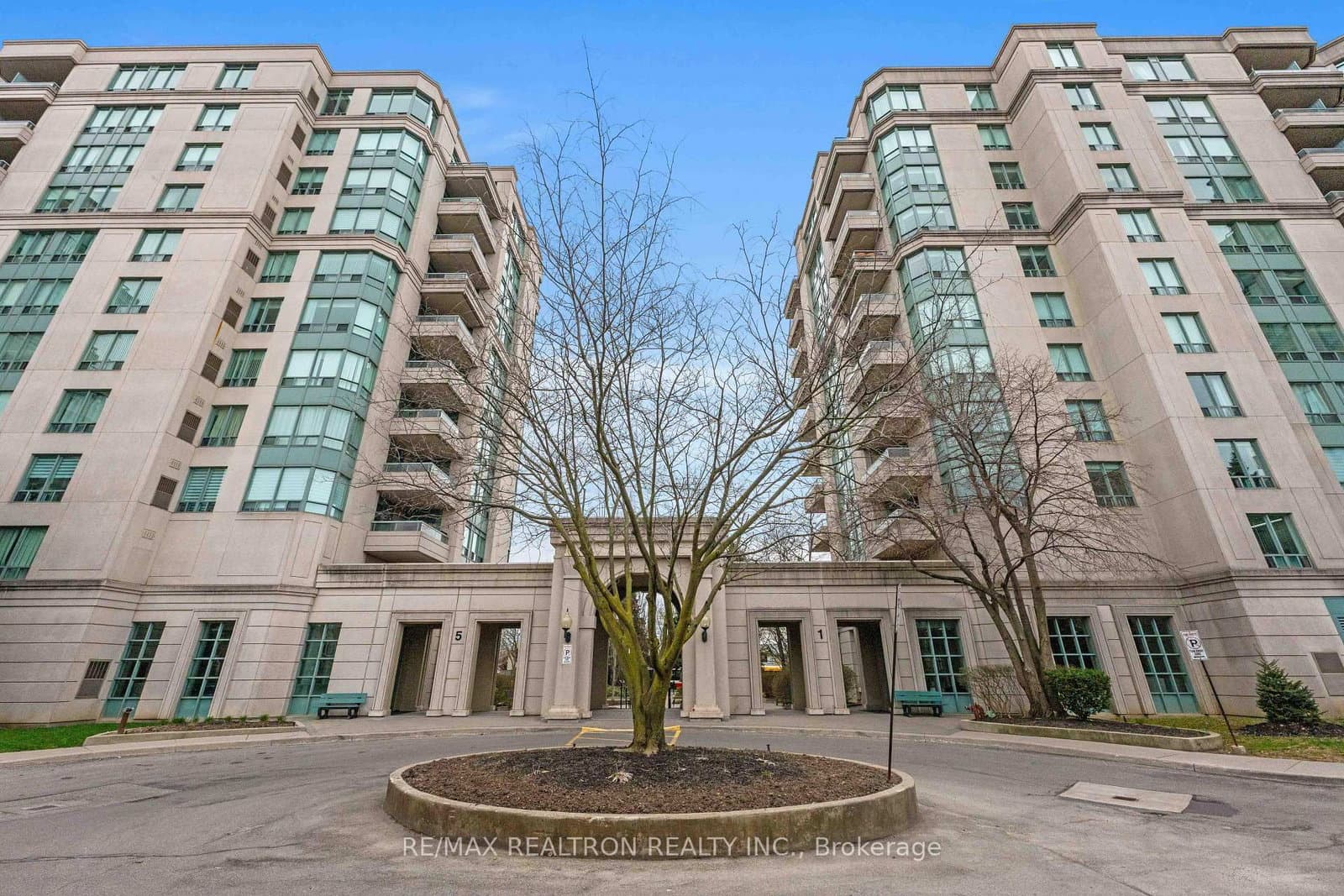 #605 - 5 Emerald Lane
