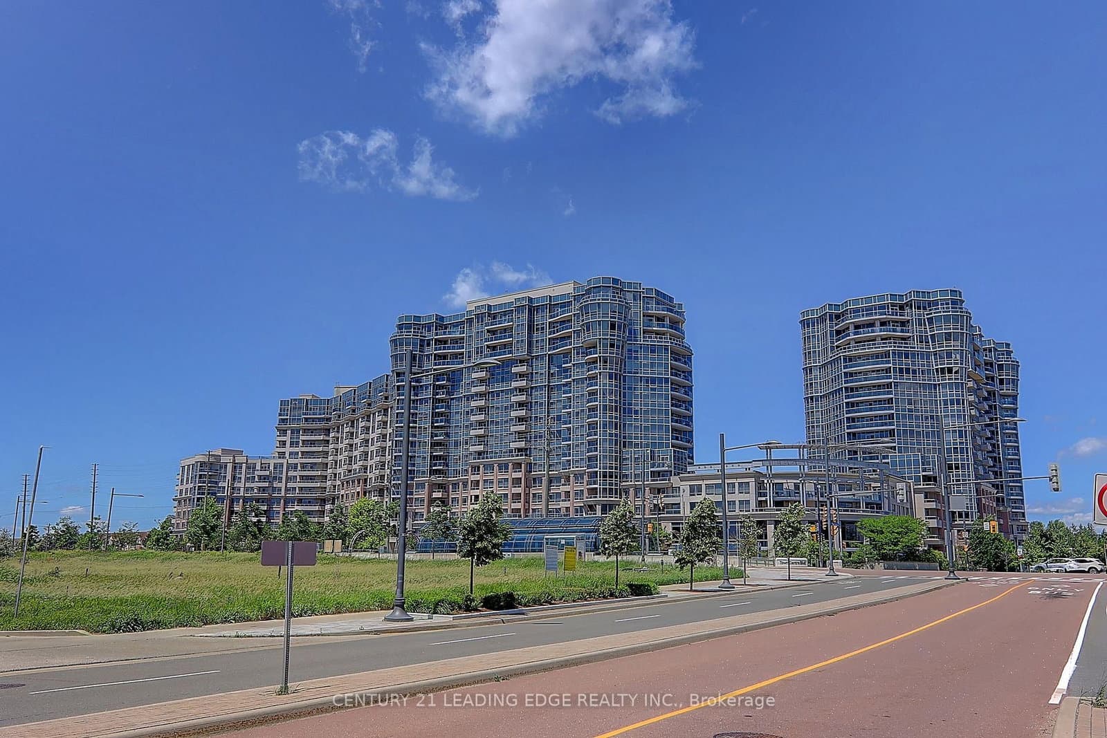 #228 - 33 Cox Boulevard
