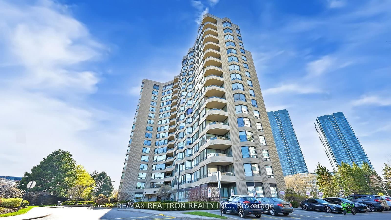 #805 - 7420 Bathurst Street