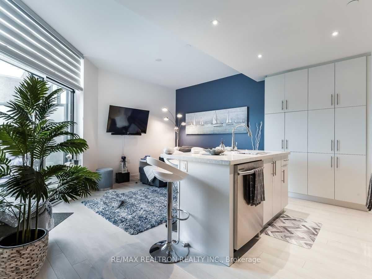 #424 - 375 Sea Ray Avenue