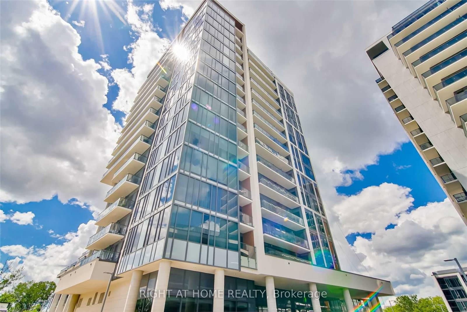 #1010 - 9618 Yonge Street