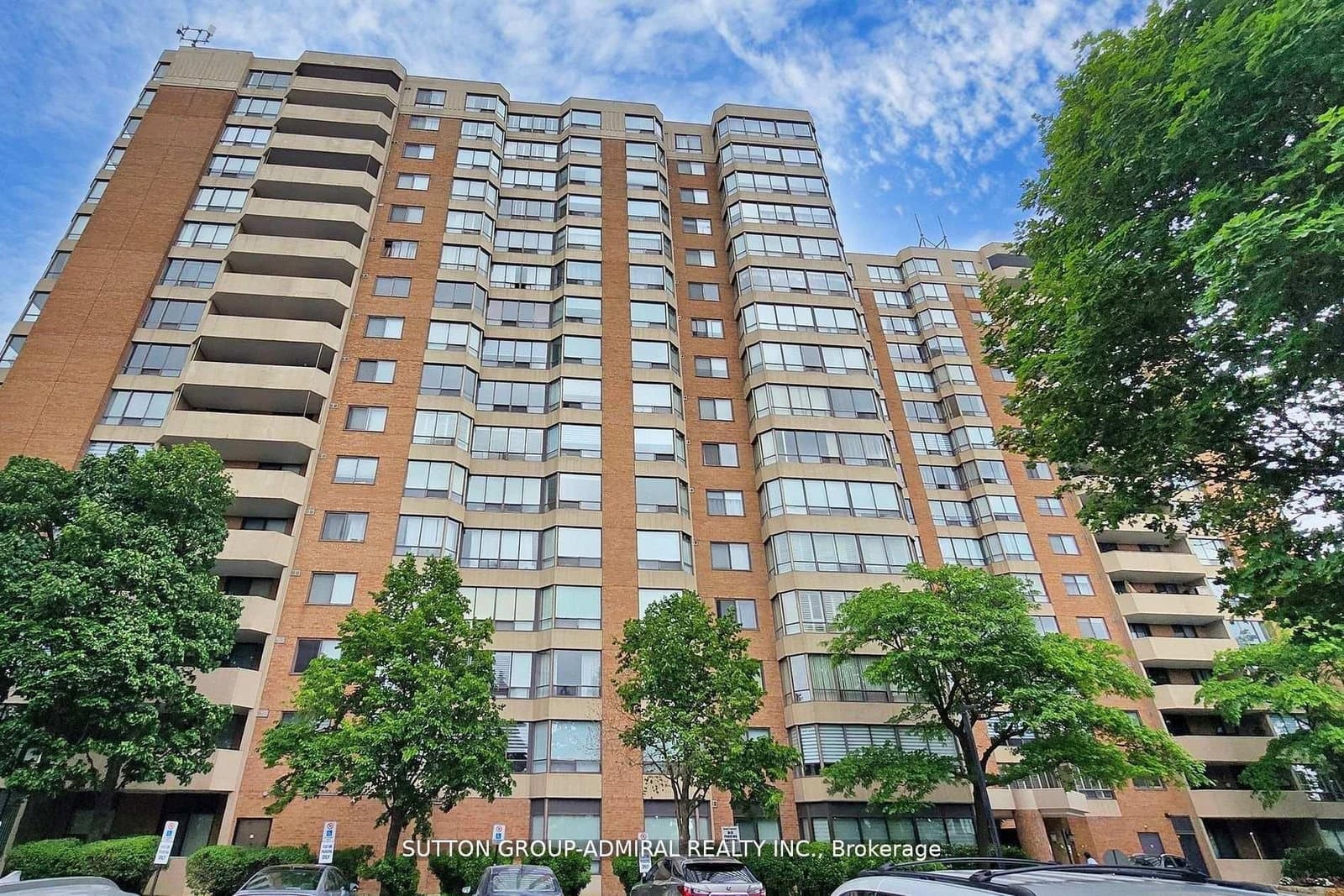 #1107 - 7601 Bathurst Street
