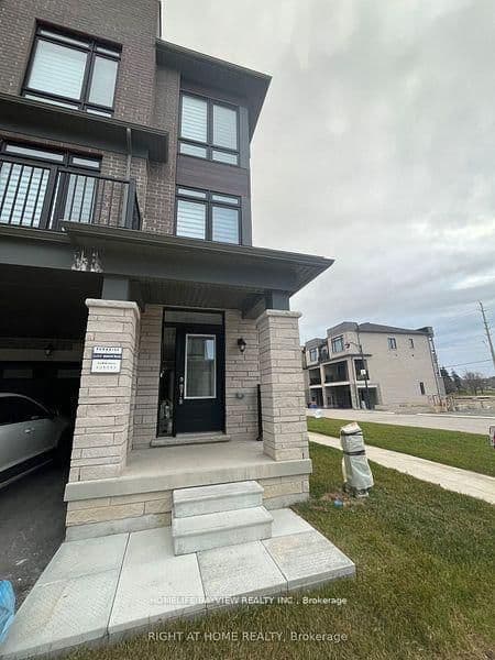 7 Griffith Street W