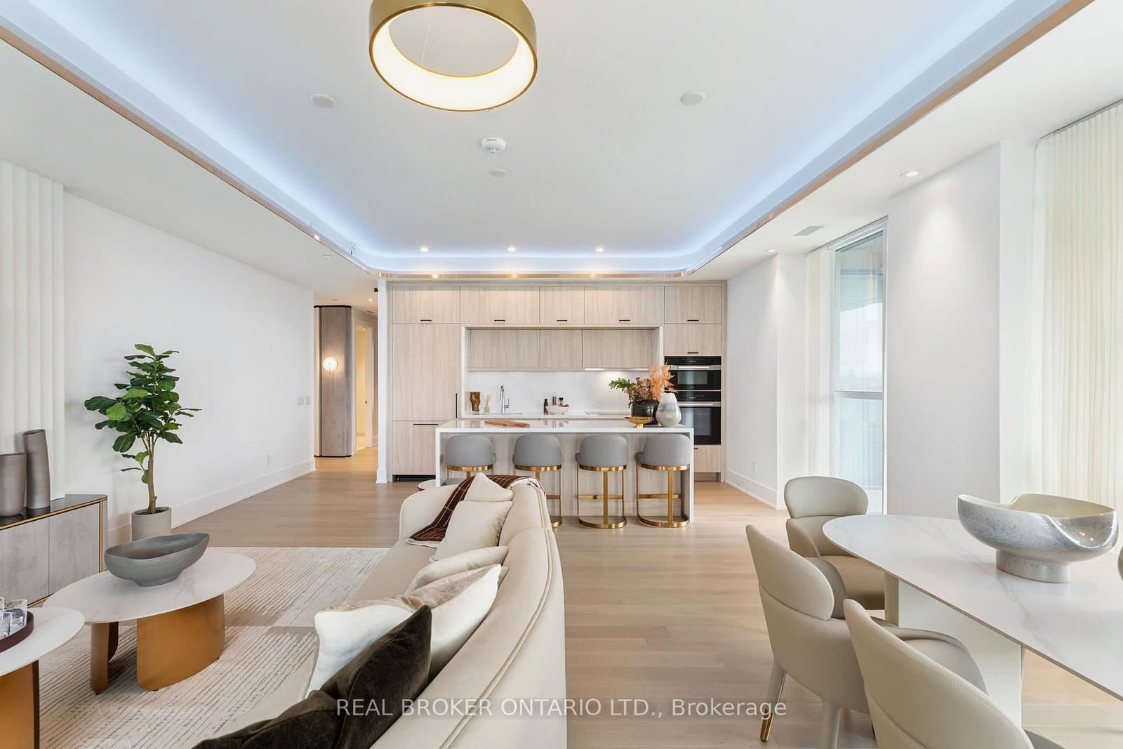 #418 - 399 Royal Orchard Boulevard