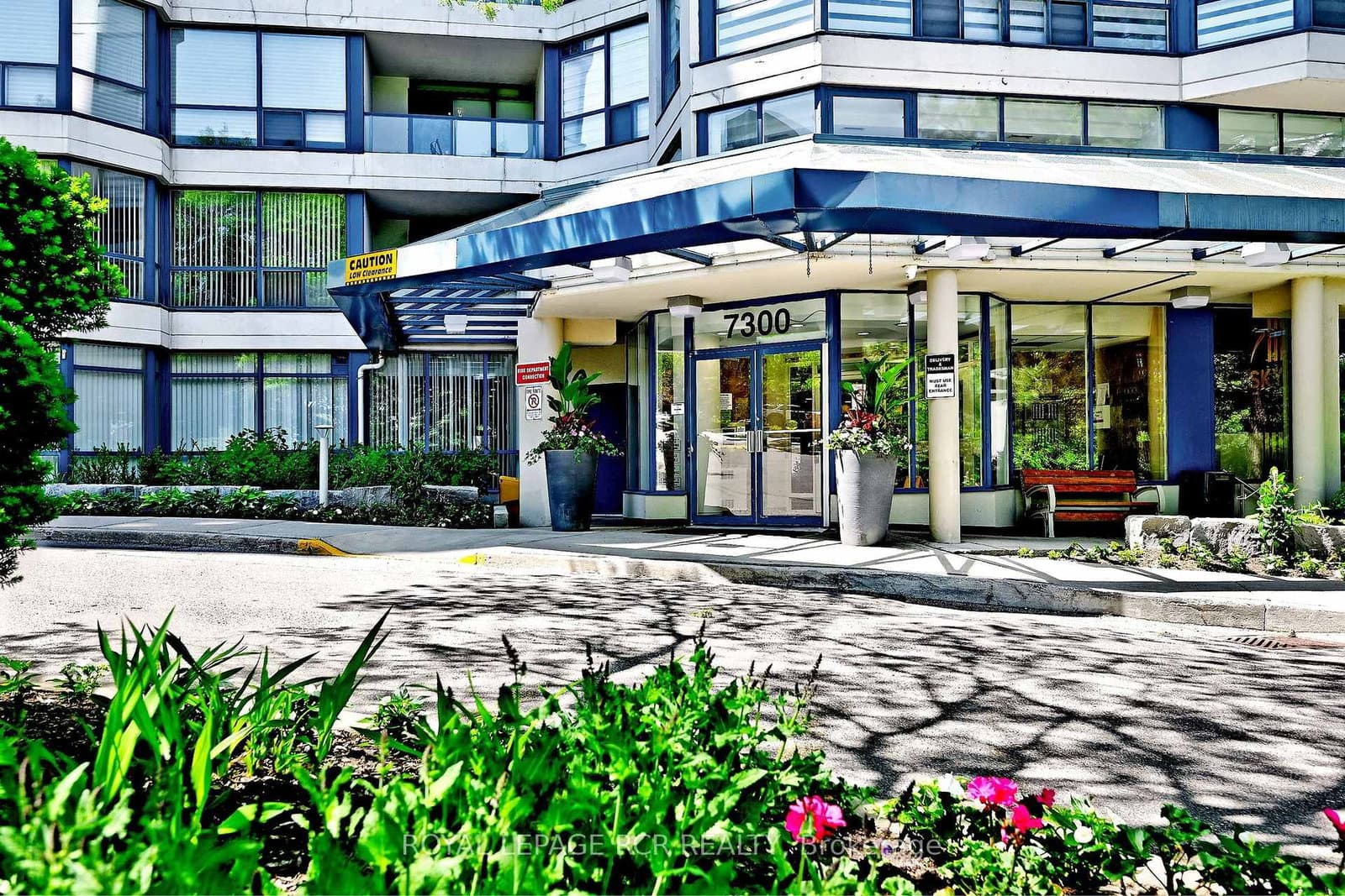 #706 - 7300 Yonge Street