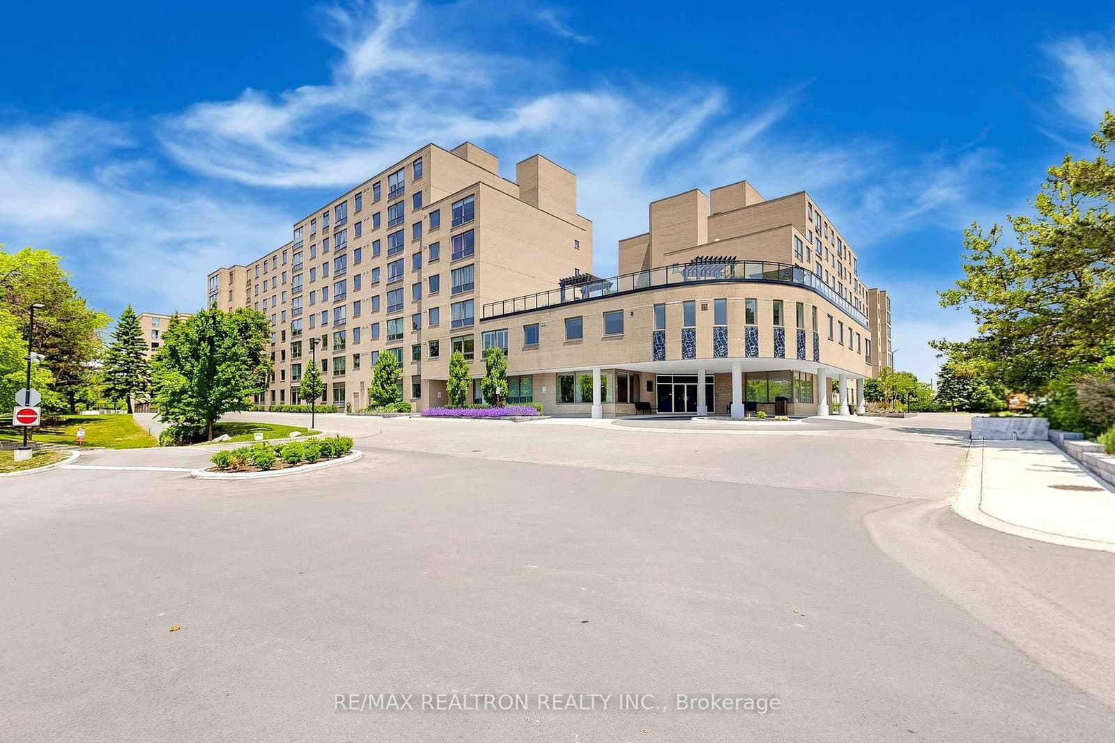 #307 - 326 Major Mackenzie Drive E