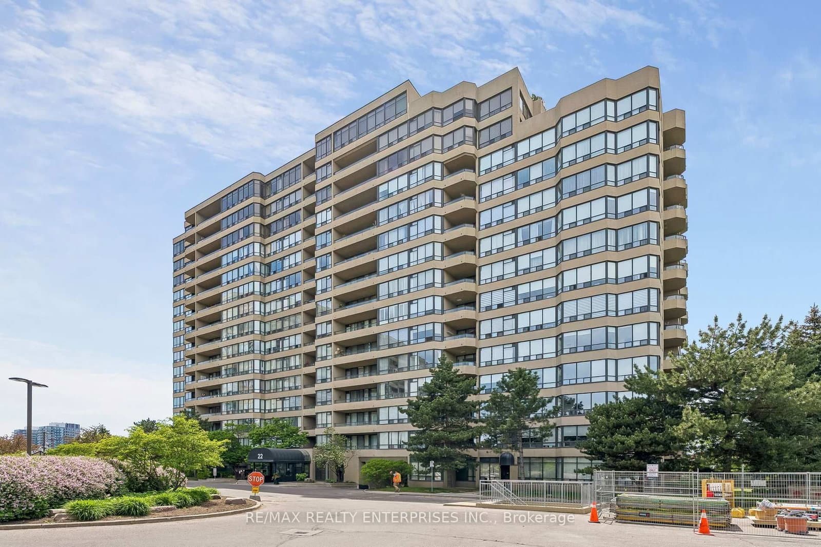 #402 - 22 Clarissa Drive